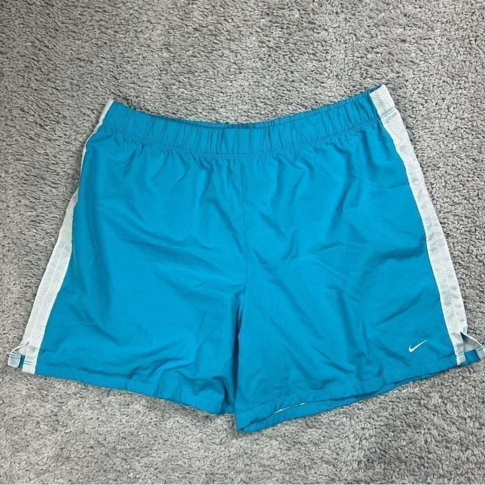 Nike Shorts Boys Extra Large Bright Lined Activewear Gym Fitness Swimming Vaca